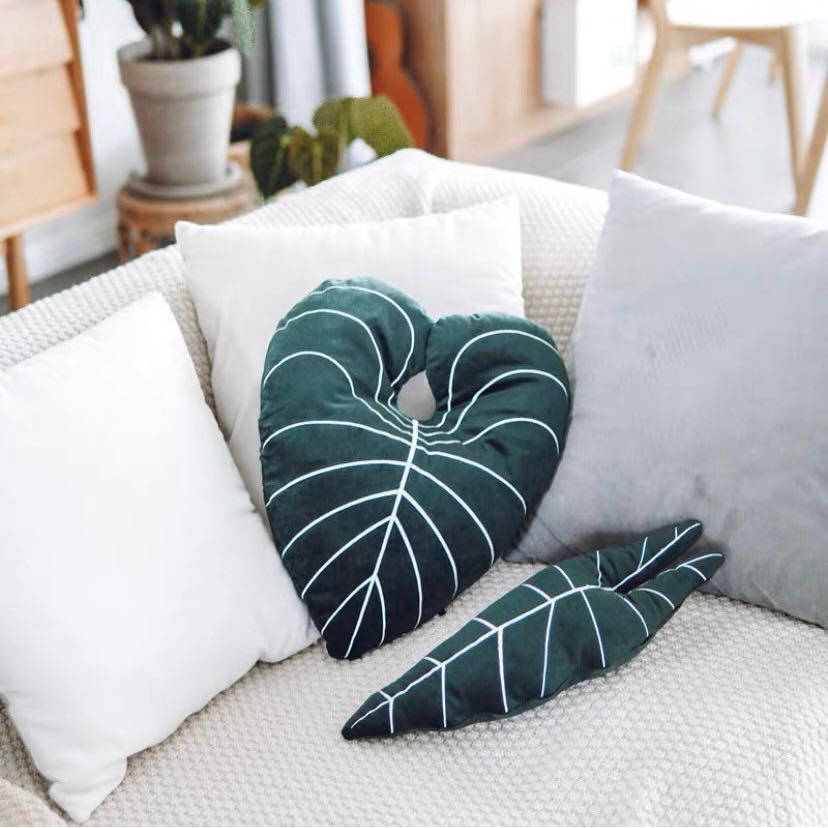 Leaf pillow (Pre-order)