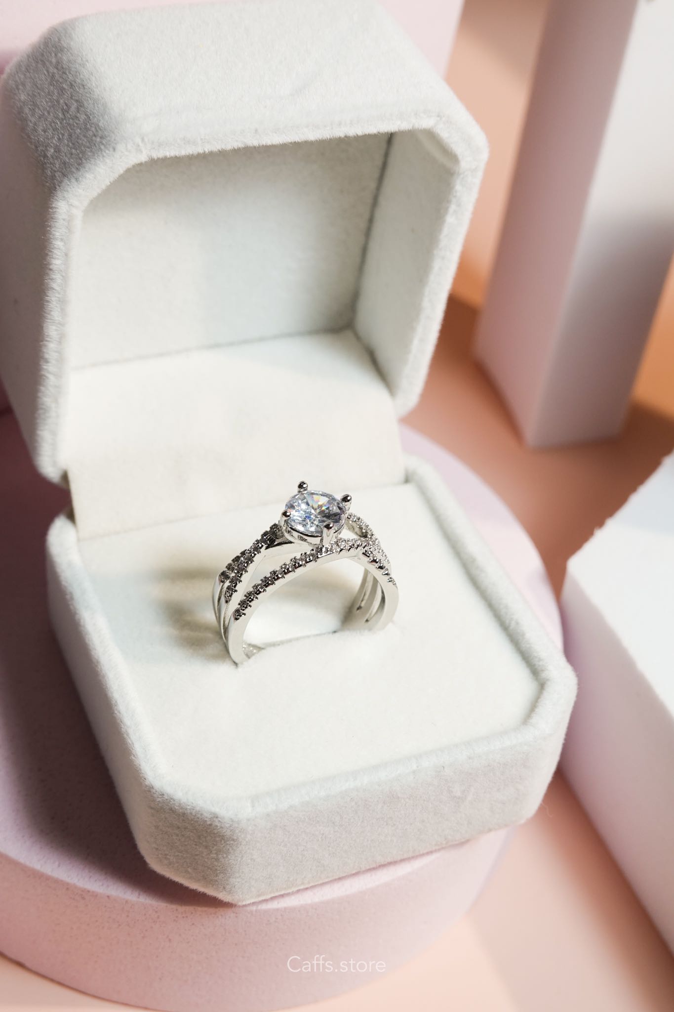 Cayla ring
