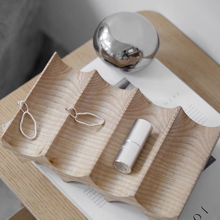 Wavy ash wood tray (Pre-order)