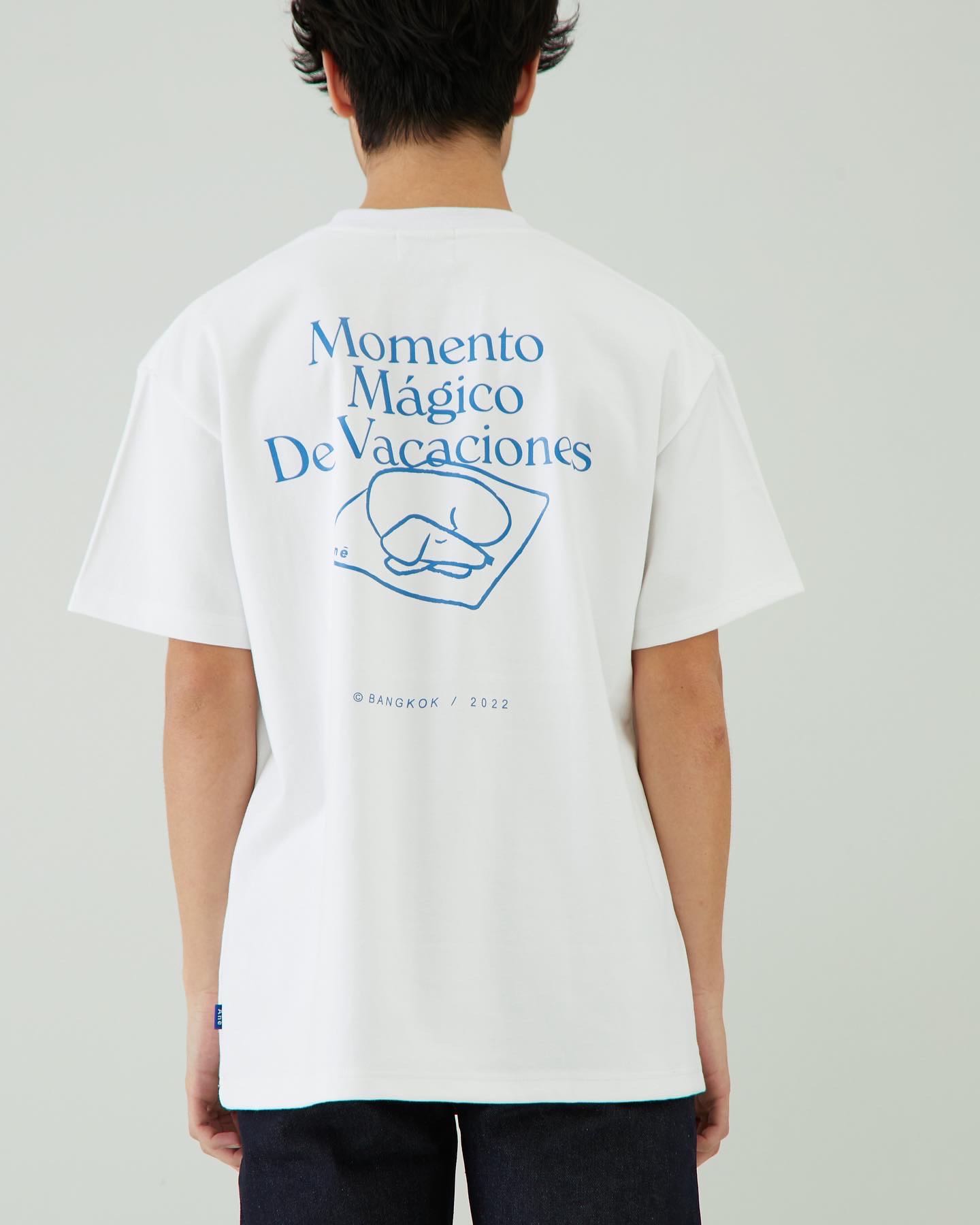 Anē momento tee ,blue print on white เสื้อยืด unisex สีขาว ane.wear