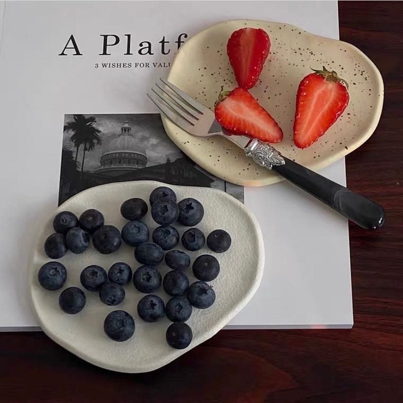 Small ceramic plate (Pre-order)