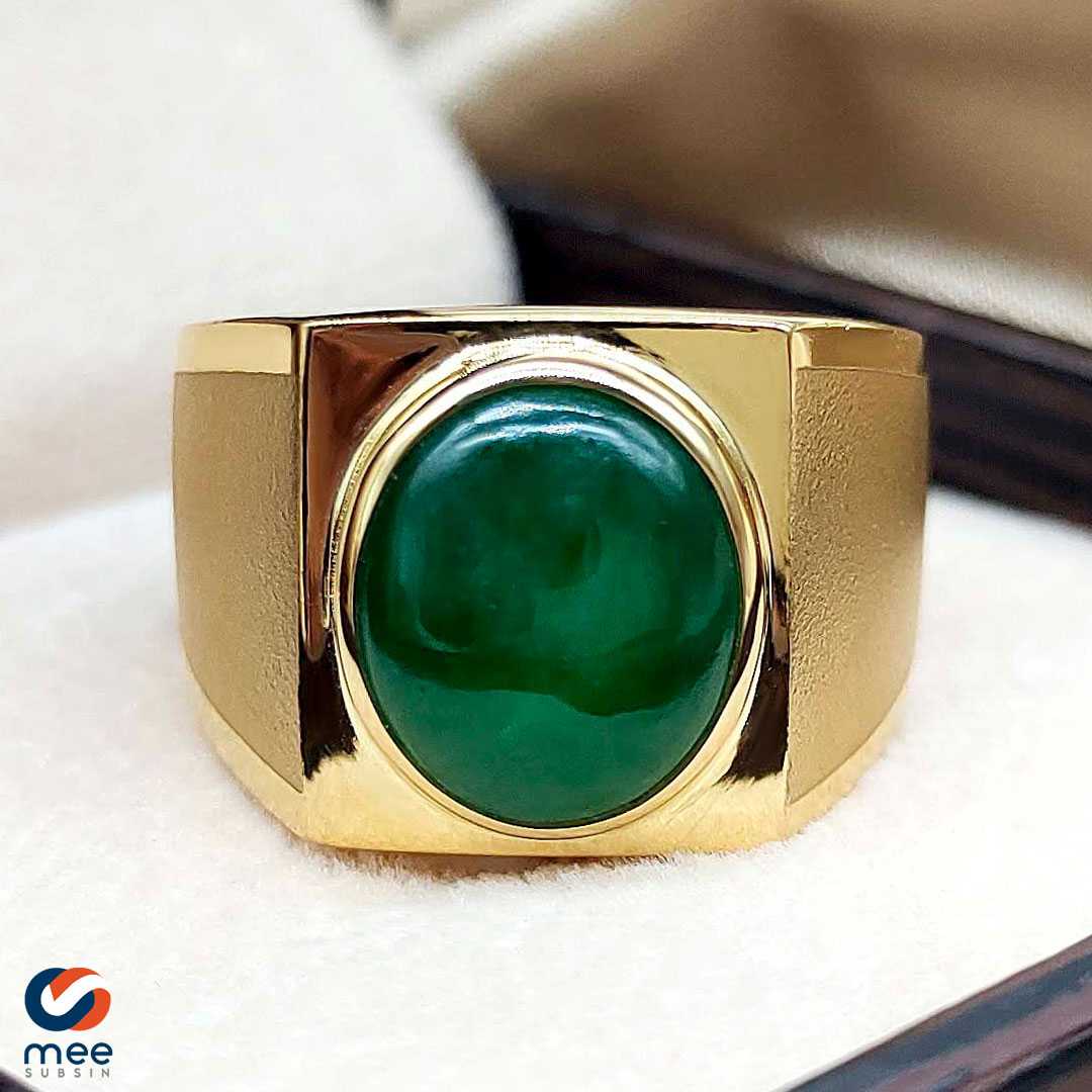 แหวนหยกพม่า (Jadeite) 2.7 กะรัต ตัวเรือนทองคำ 96.5 [RG0035]