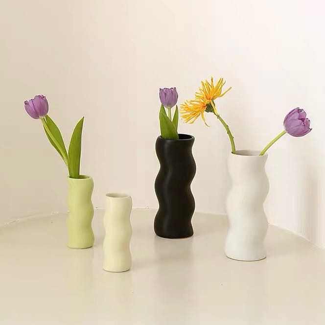 Twist vase (Pre-order)