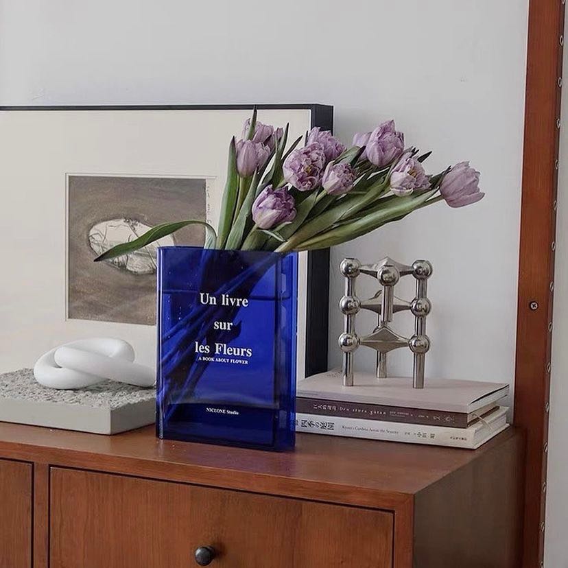 Acrylic book vase (Pre-order)