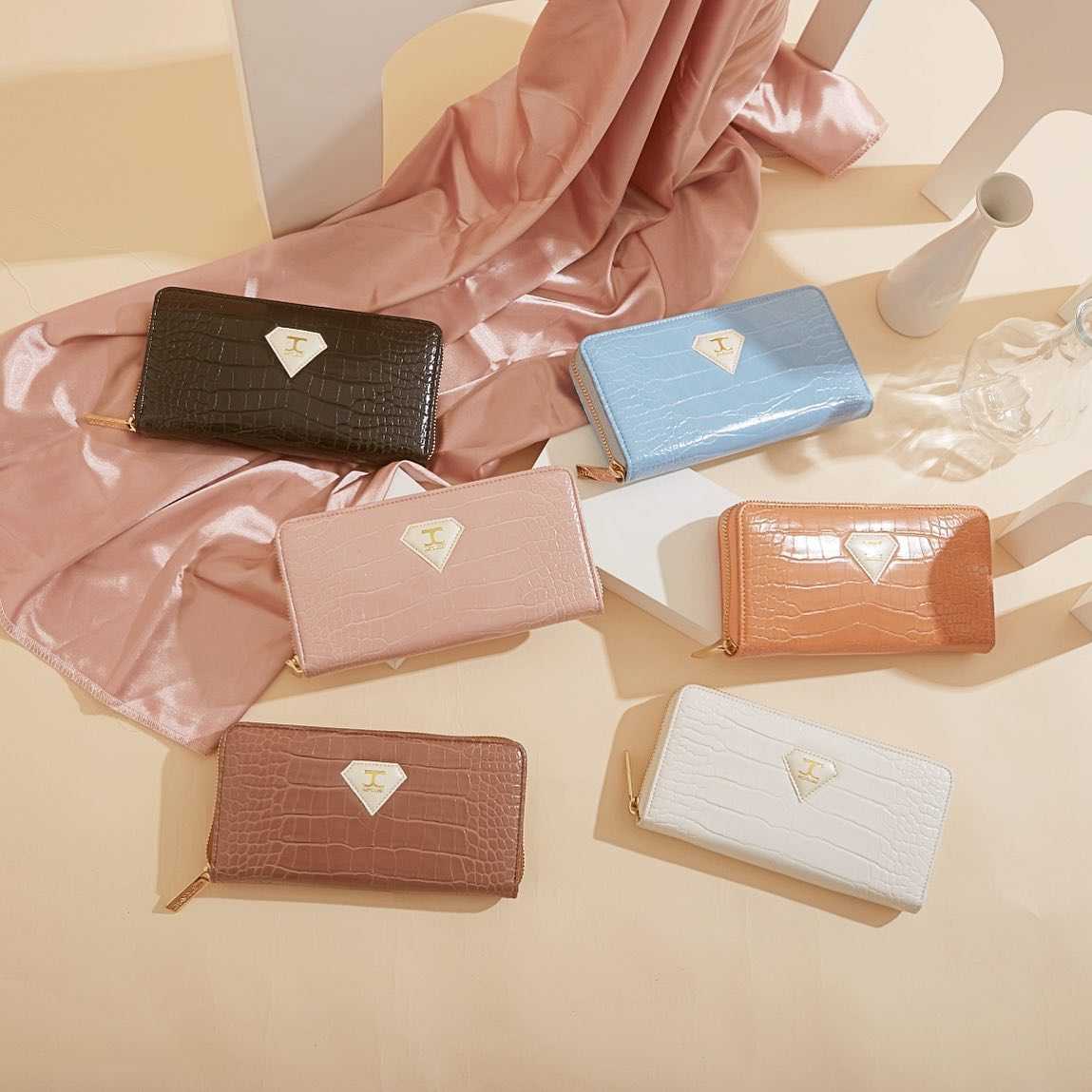 Just Closet 'Hana Purse'