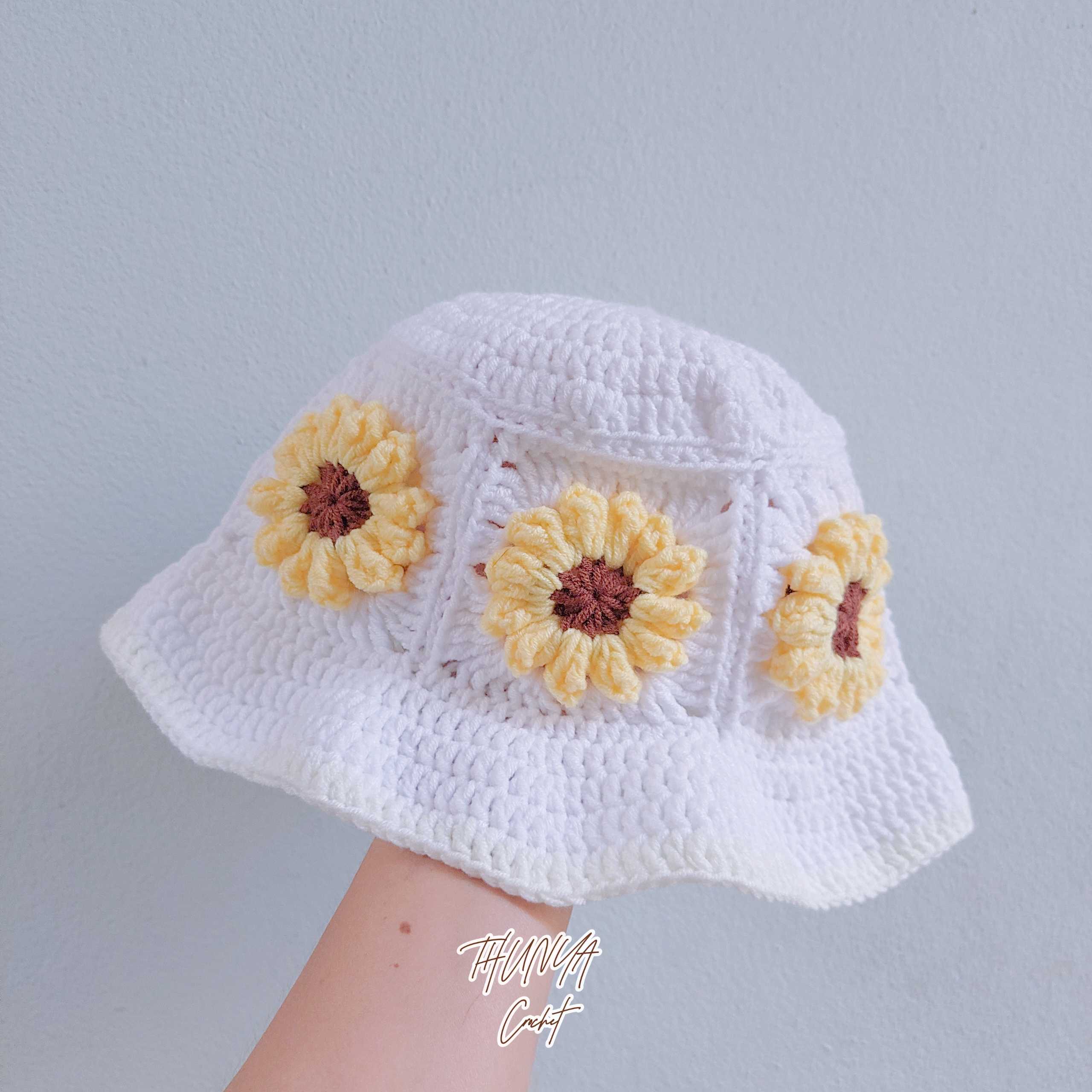 Sunflower bucket hat