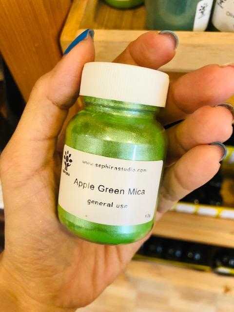 สีไมก้า สีเขียวอ่อน Apple Green Mica Cosmetic  เกรดเครื่องสำอาง ทำสบู่ ทำลิป ทำเรซิ่น ทำเทียน