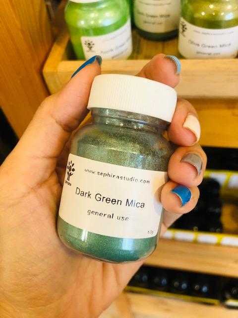 สีไมก้า สีเขียวเข้ม Dark Green Mica Pigment Cosmetic เกรดเครื่องสำอาง ทำสบู่ ทำลิป ทำเรซิ่น ทำเทียน