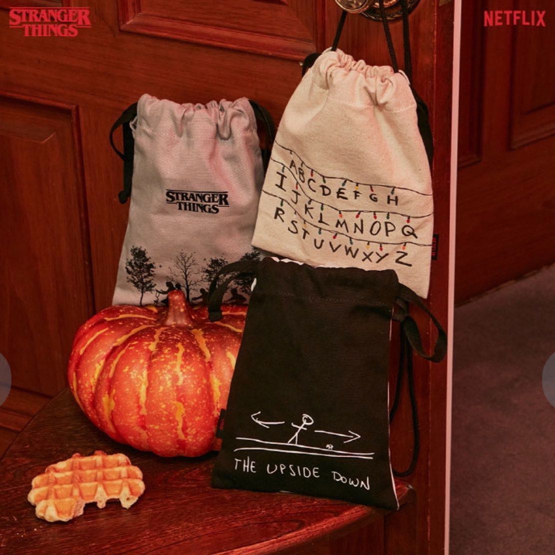 (พร้อมส่ง) Spao x stranger things bag