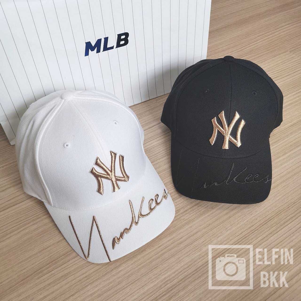 MLB Caligraphy Structured Ball Cap   หมวกแก๊ป NY ปีกหมวกปัก Yankees สีขาว/สีดำ