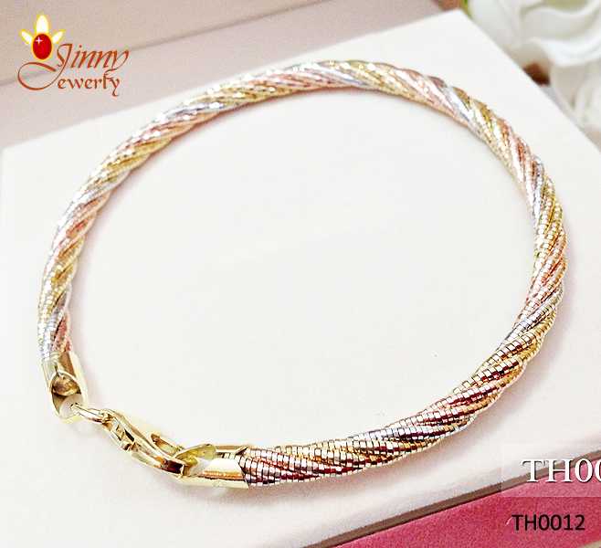 กำไลข้อมือ 3 กษัตริย์ ลาย Omega 5 เกลียวตัดลาย หนัก 2-3 สลึงตัน เล่นแสงดีมาก (งานอิตาลี)