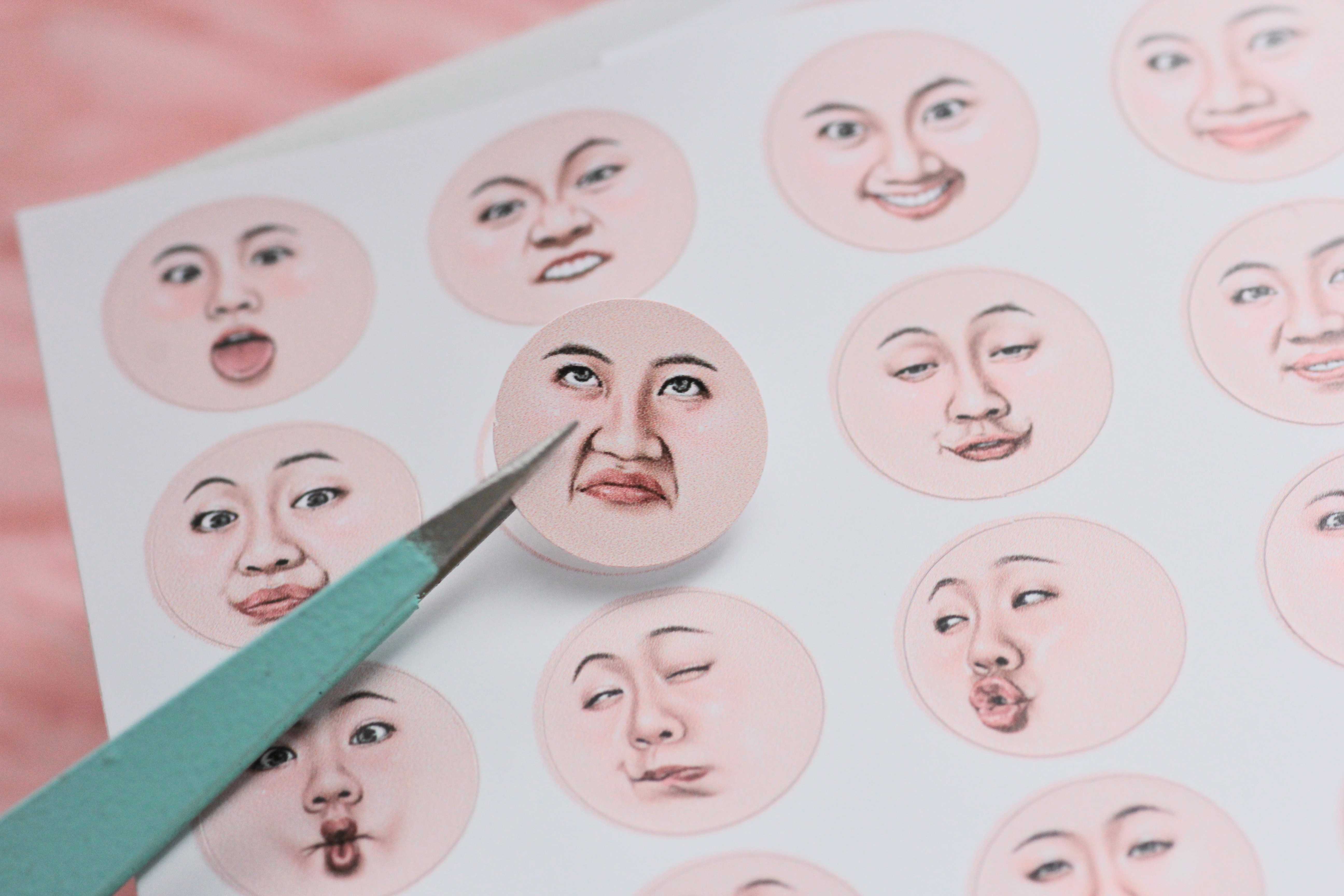 สติกเกอร์ หน้าตลก ( 43 หน้า ) :: Sticker Funny face ( 43 faces )