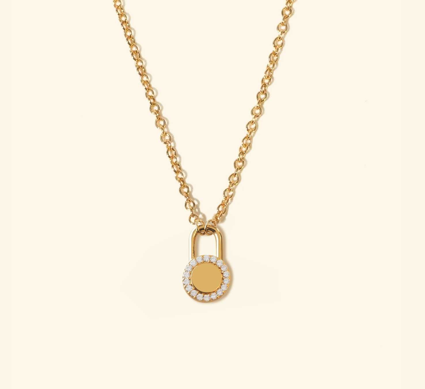 สร้อยคอ คริสตัลล้อม แม่กุญแจ (Crystal Circle Lock Necklace)