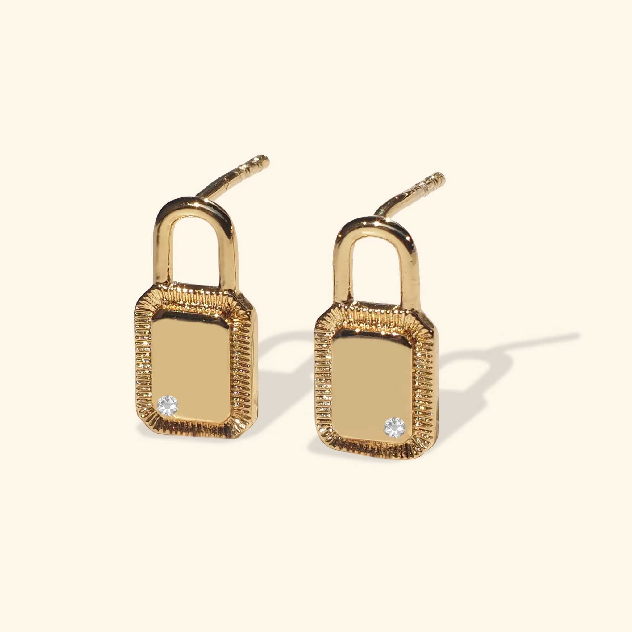 ต่างหูก้าน ล็อคคริสตัลเล็ก (Little Crystal Lock Stud Earrings)