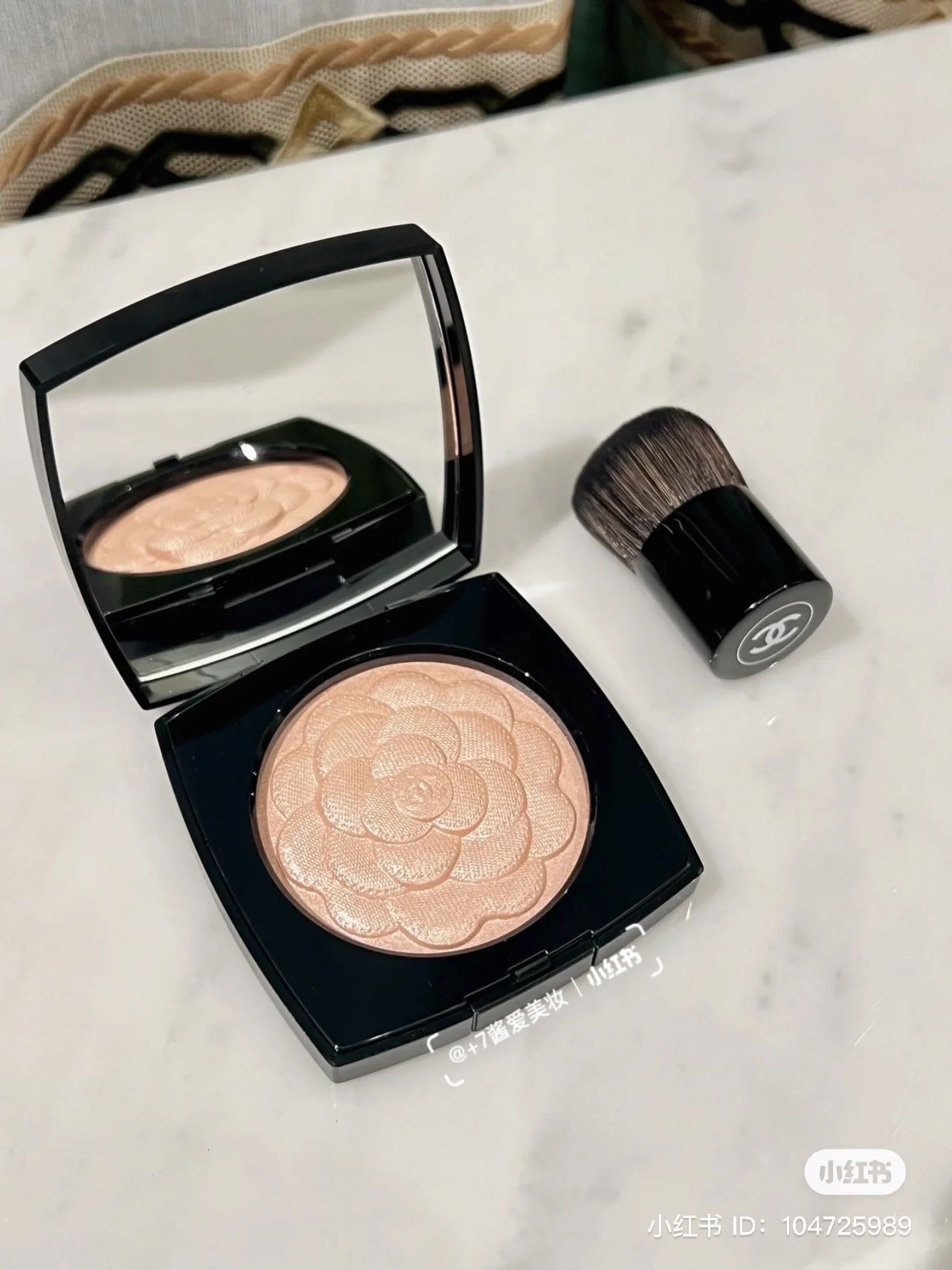 พร้อมส่ง 🌼 Chanel Reve De Camelia Highlight Powder 🌺🤍✨ | LINE