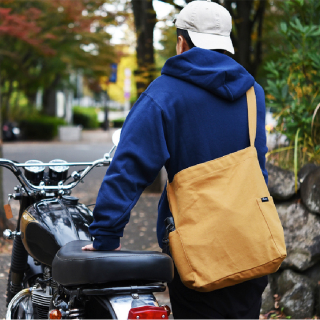 RIVERS TOTE BAG กระเป๋าผ้าสะพายไหล่