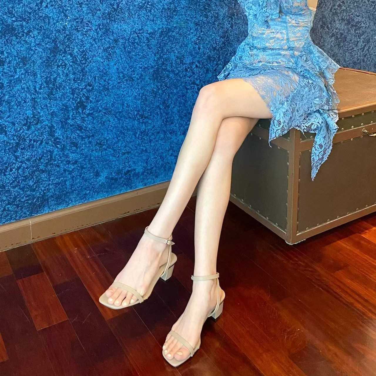 รองเท้าส้นสูง 2.1 นิ้ว Dreamy Heels