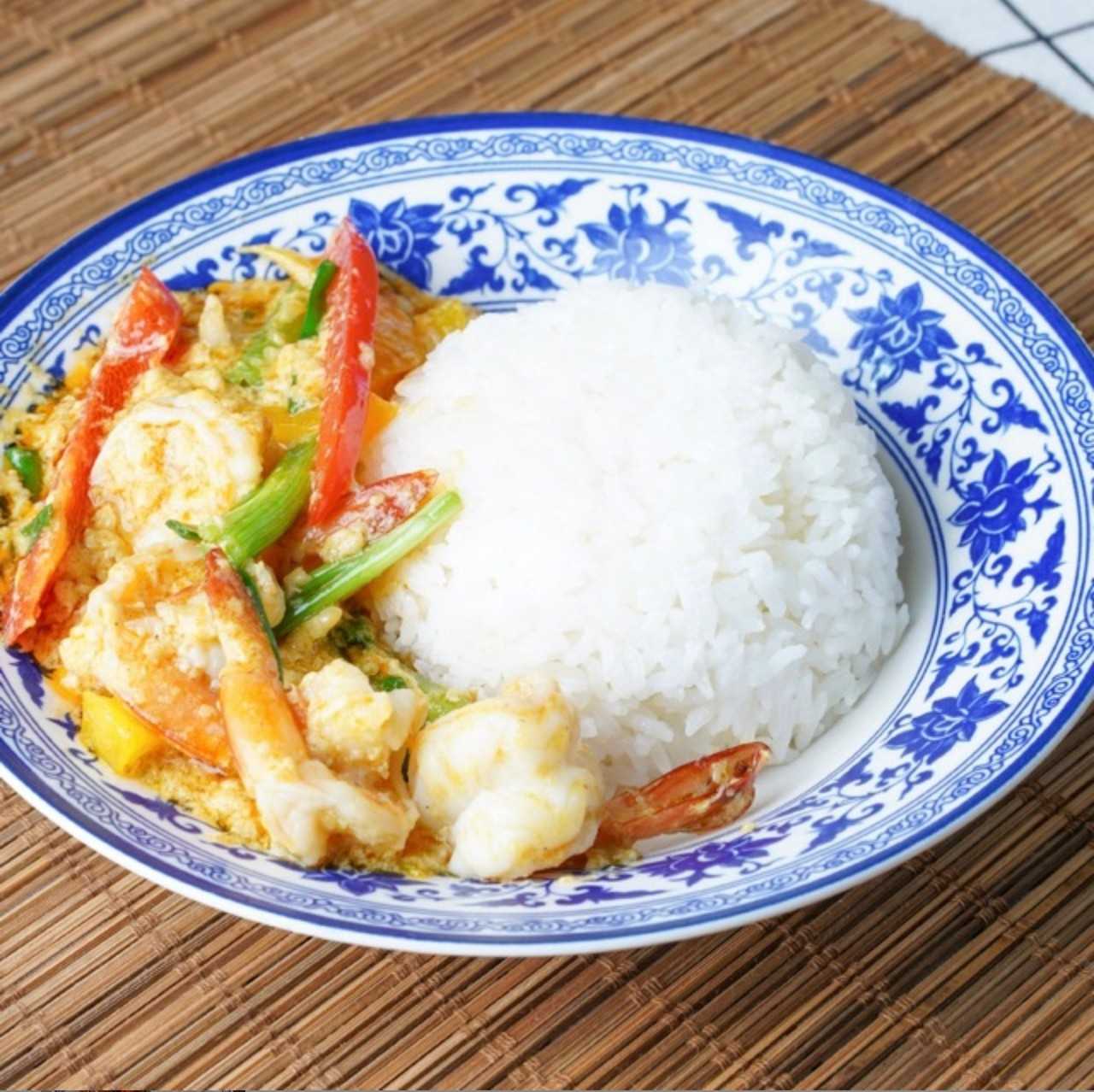ข้าวกุ้งผัดผงกะหรี่