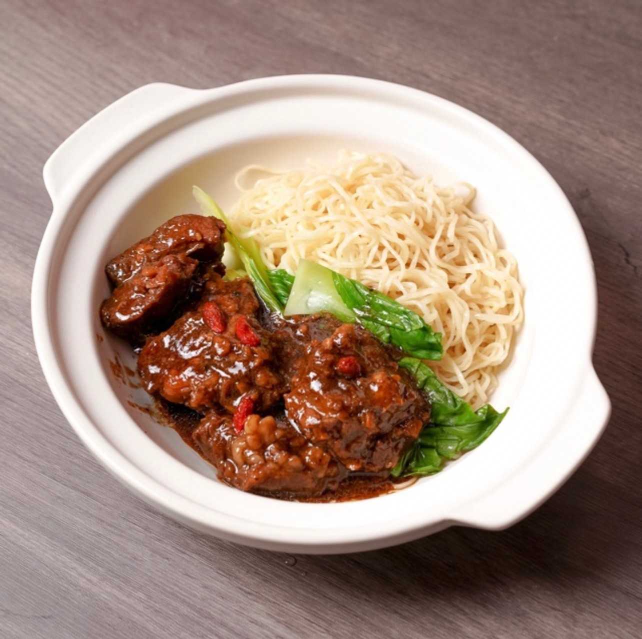 บะหมี่ซี่โครงหมูอบซอส