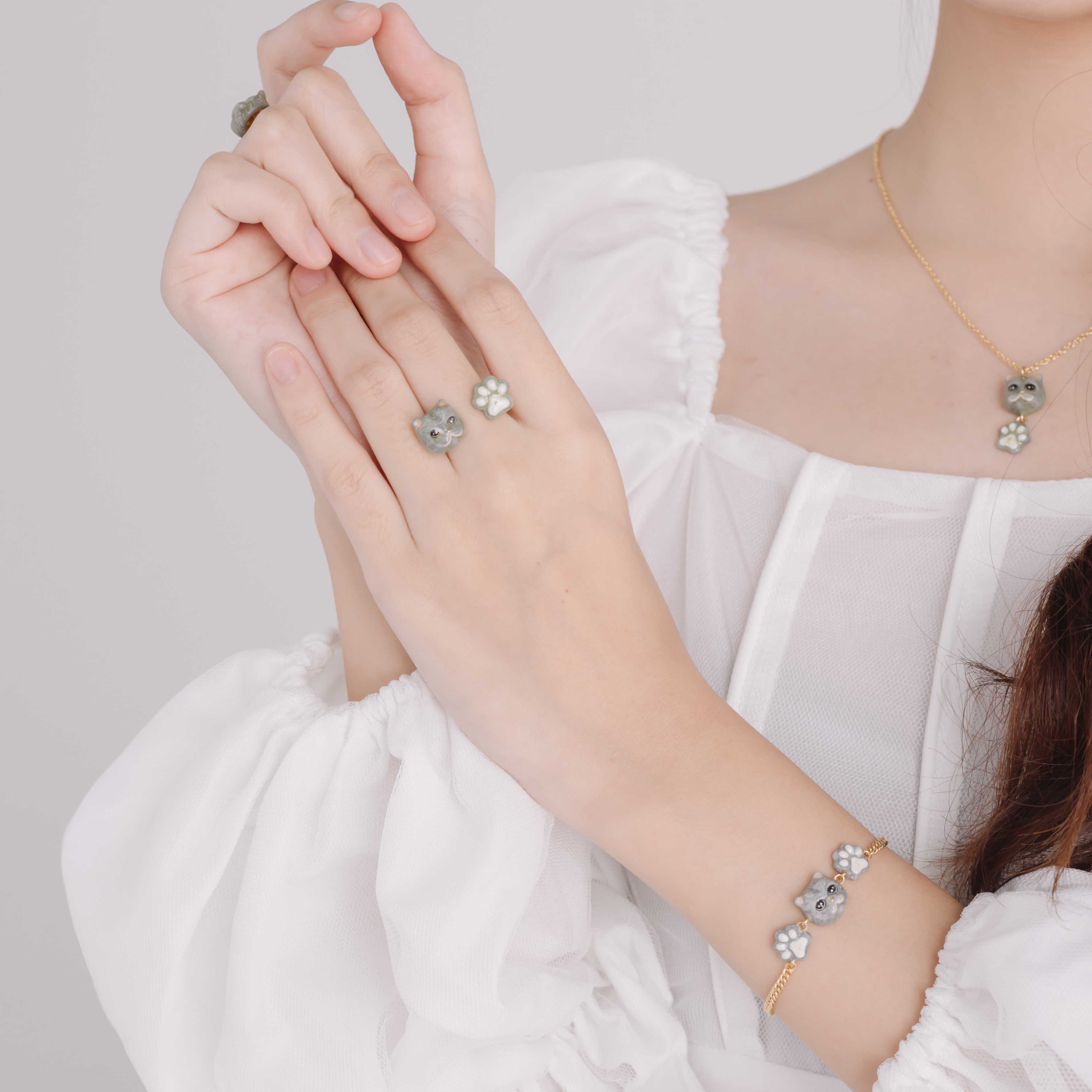 Cool cat : The Grey Persian Cat Bracelet