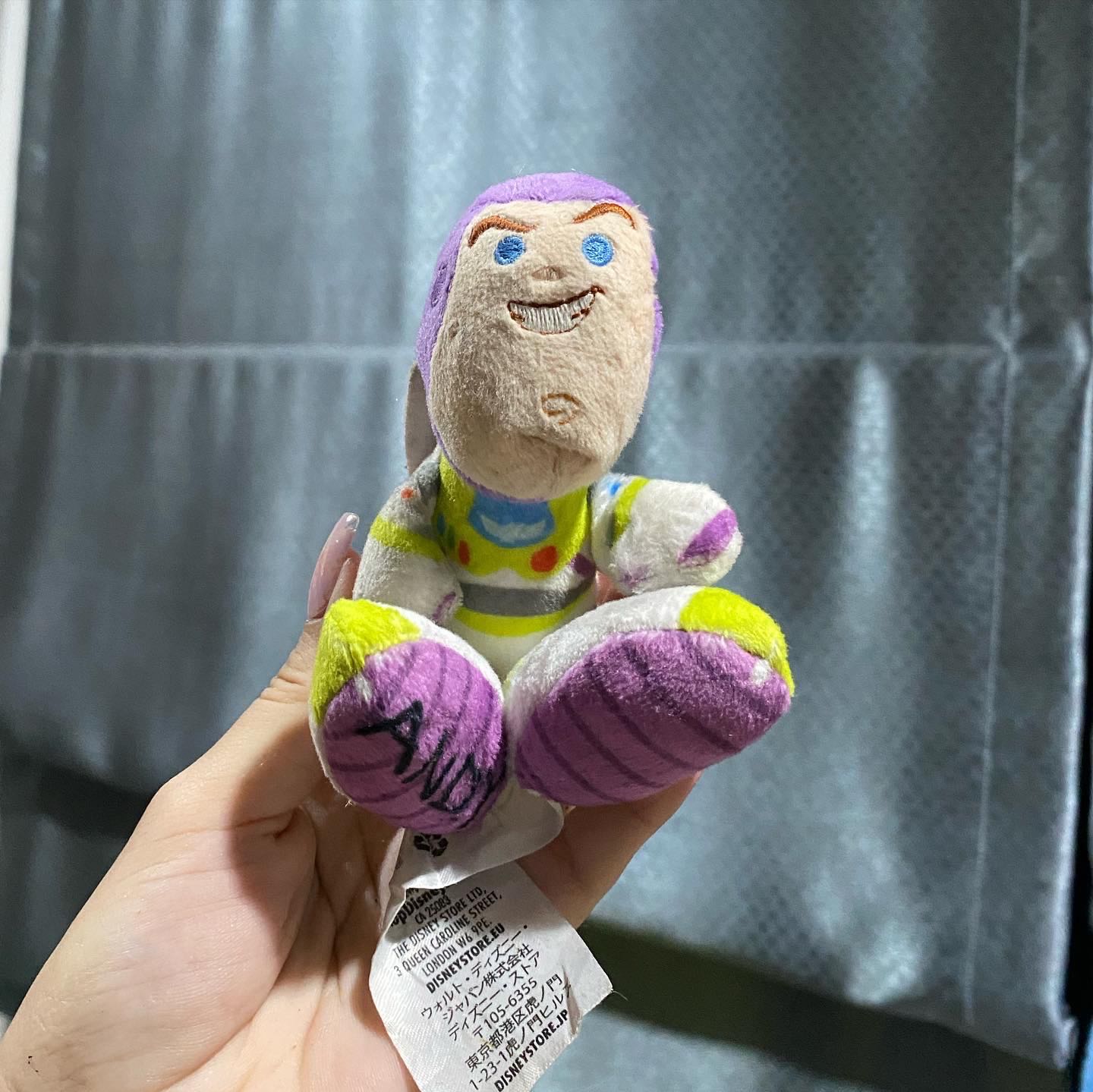 ตุ๊กตาบัซไรเยียร์ เท้าโตจิ๋ว toystory