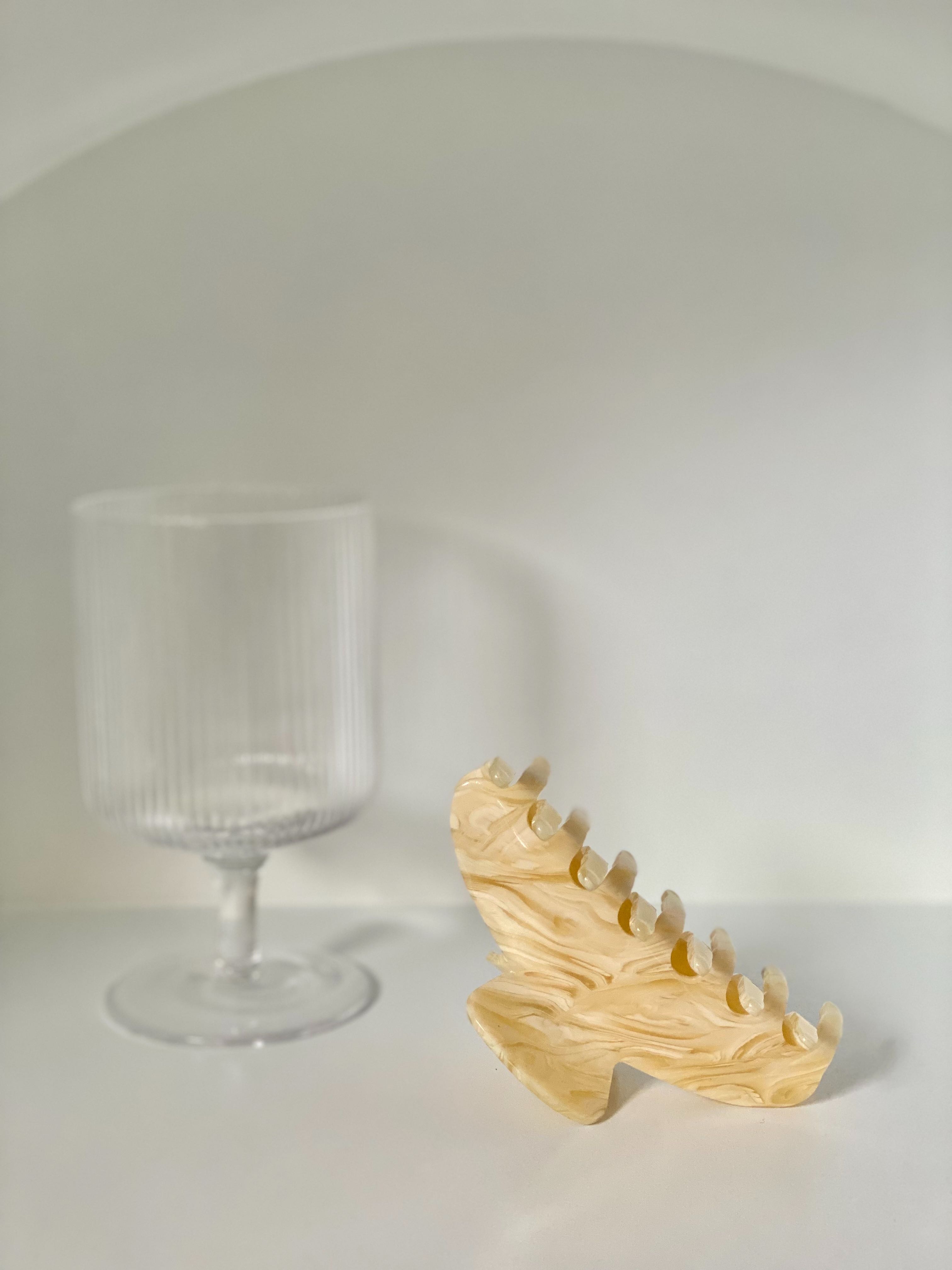 gimmeblessed.co — oak wood hair claw