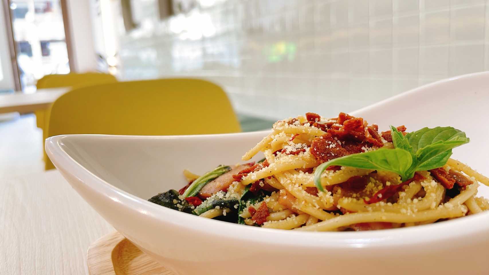 สปาเกตตี้กระเพราผัดพริกแห้ง Spaghetti Dried Chilli Basil