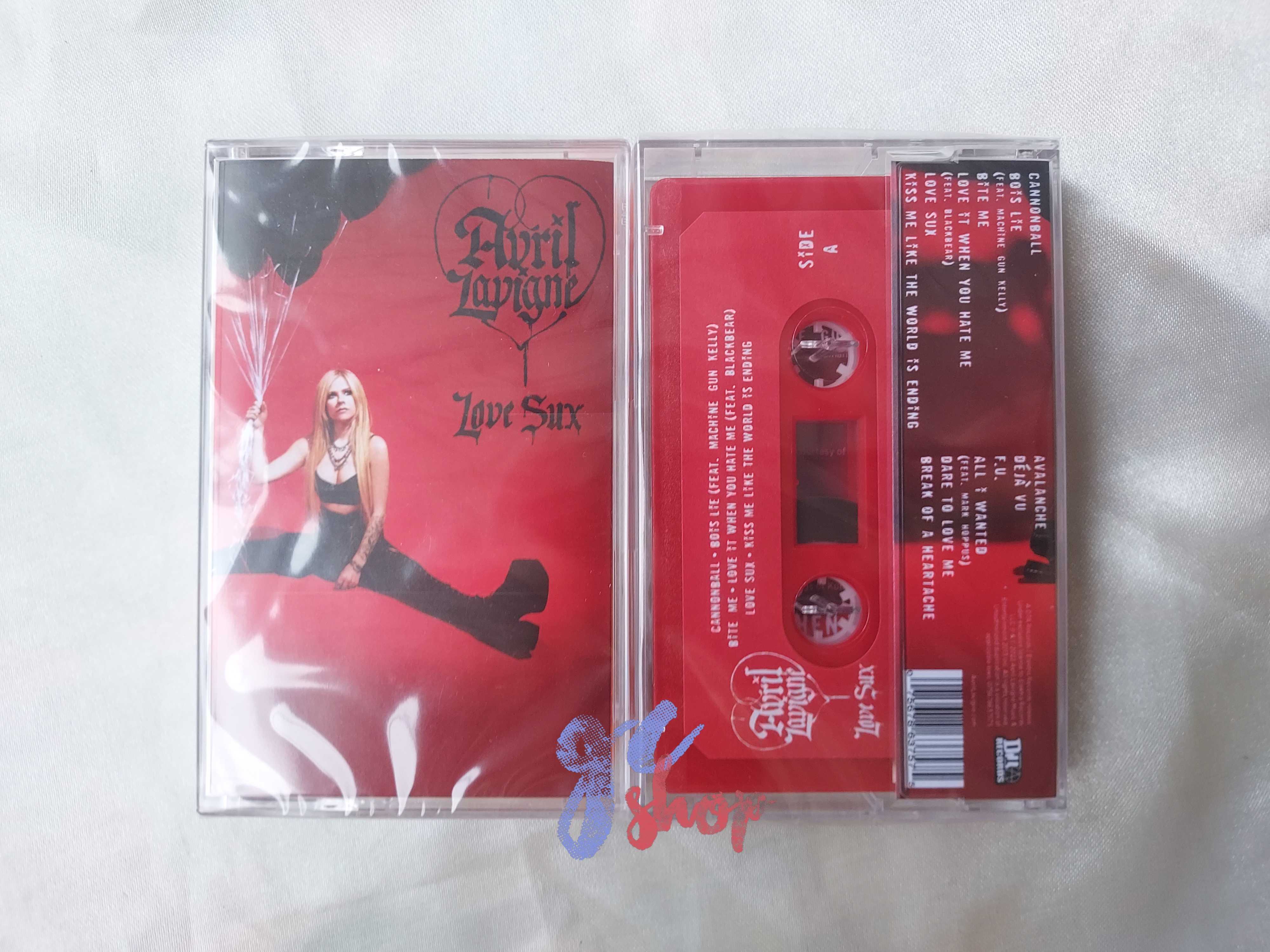 [พร้อมส่ง]  Avril Lavigne - Love Sux Cassette สินค้า official ของแท้