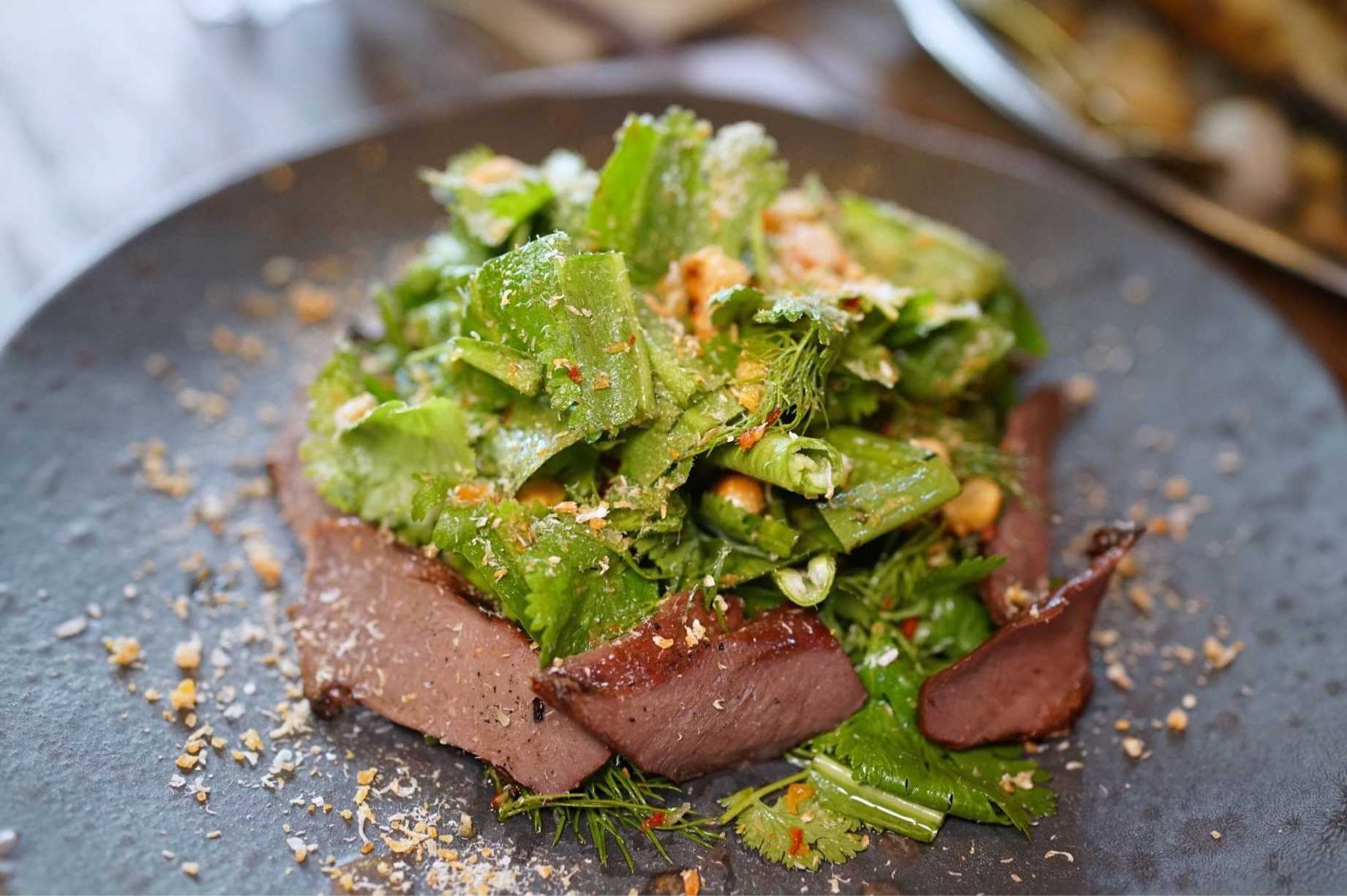 ยำชีหัวใจหมูย่าง  Yam Chee