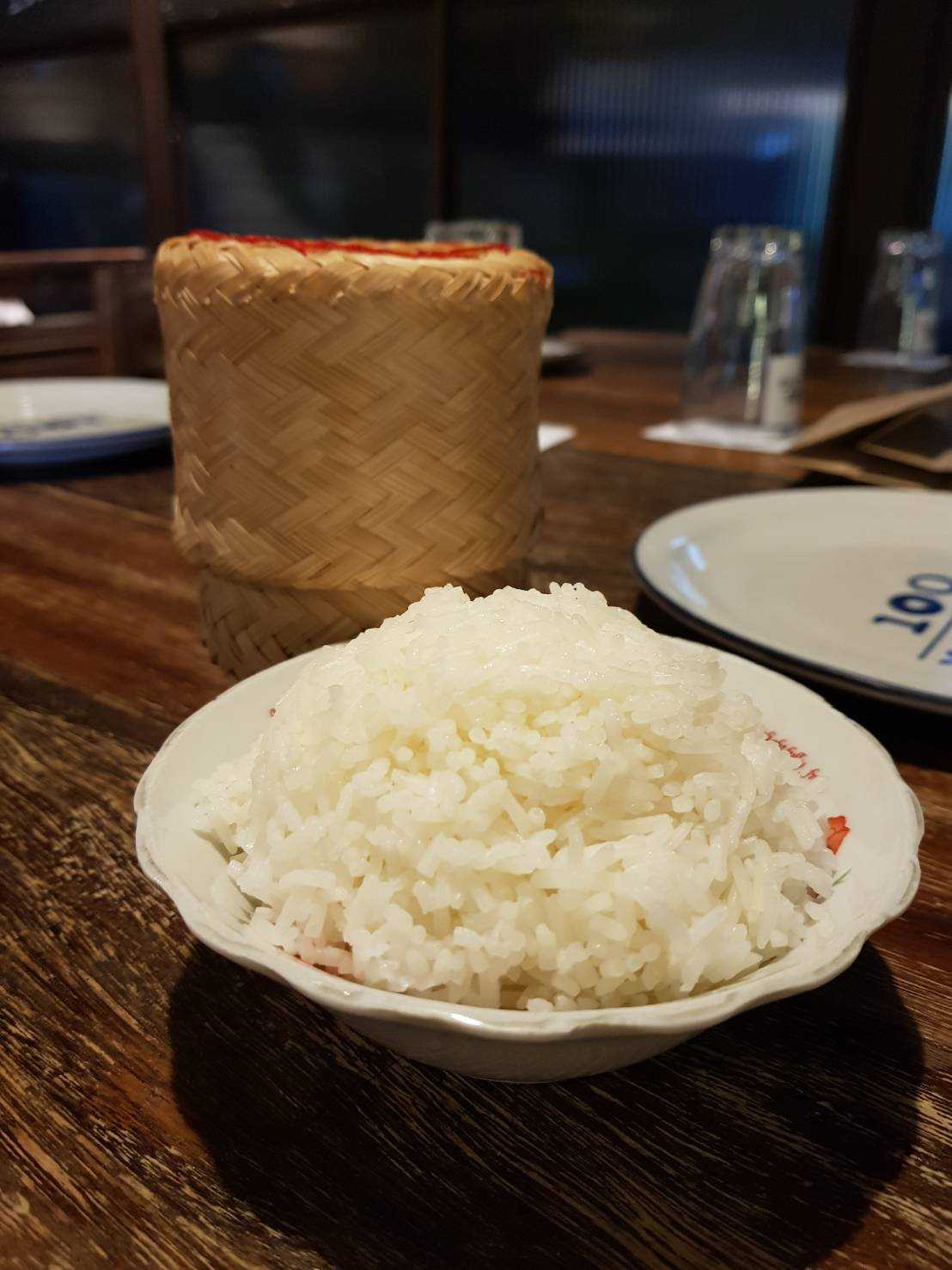 ข้าวสวย    Steamed Rice
