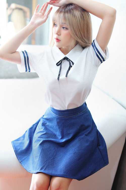 ชุดนักเรียนญี่ปุ่น กระโปรงบานสีน้ำเงิน แบบเรียบร้อยน่ารัก ใส่ไปปาร์ตี้ได้