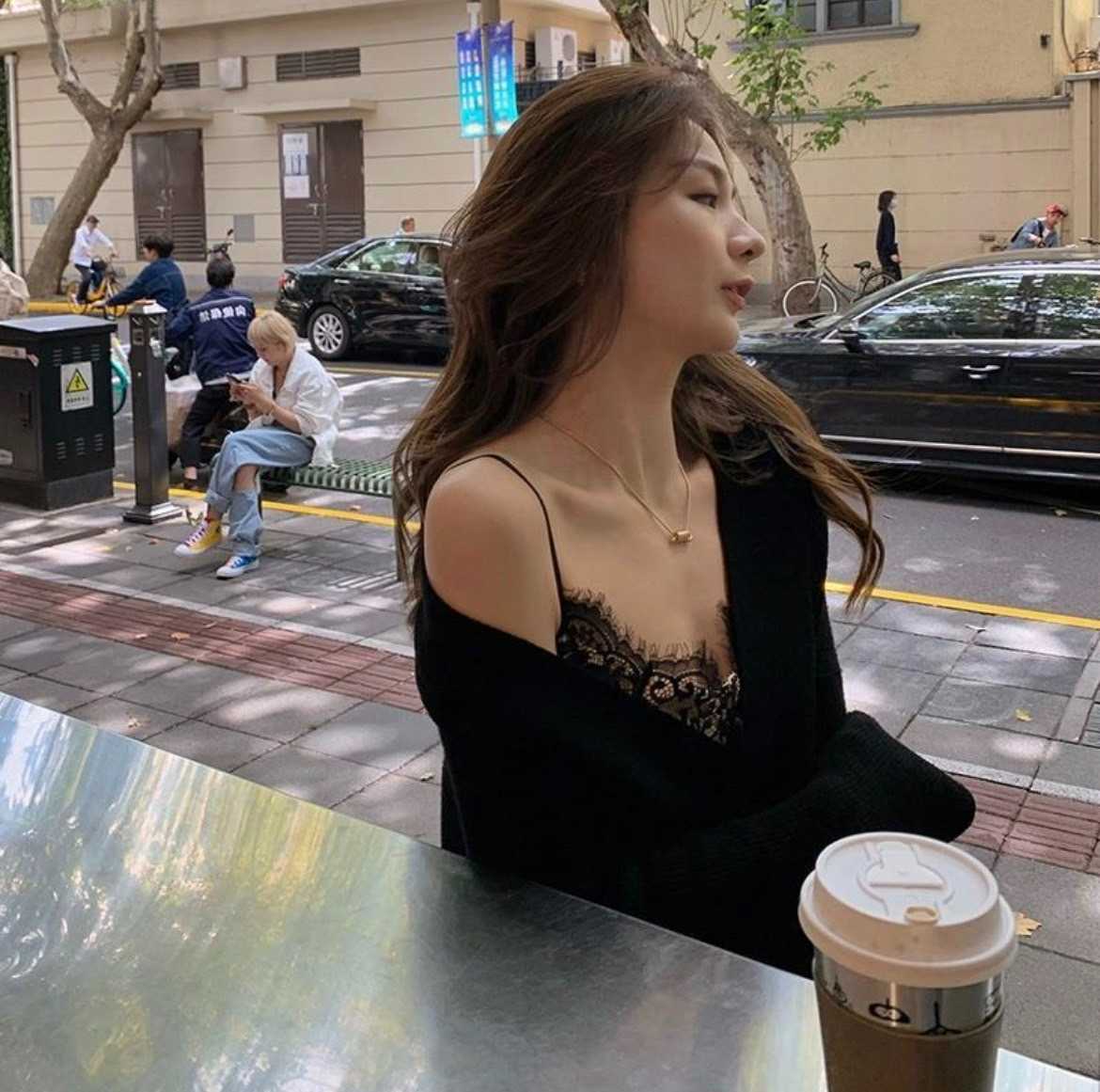 เสื้อลูกไม้ เรียบหรู ดีเทล 2 ชั้น