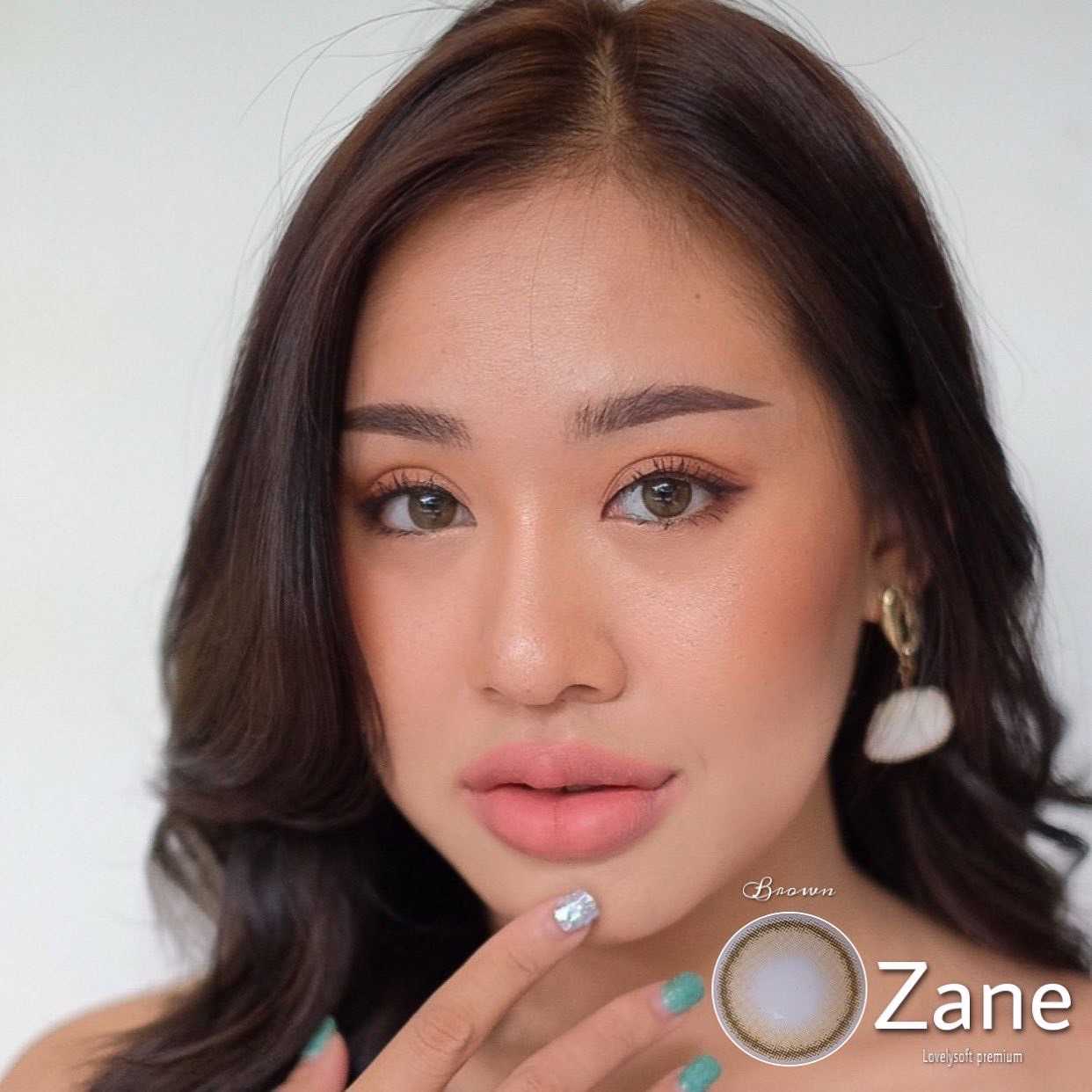 คอนแทคเลนส์ รุ่น Zane Brown สีน้ำตาล ขนาดพอดีตา