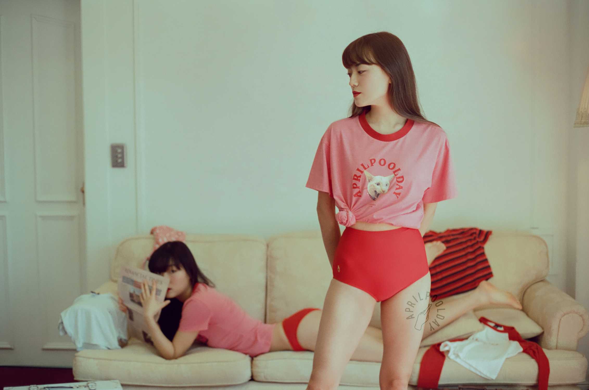 CLASSIC T-SHIRT