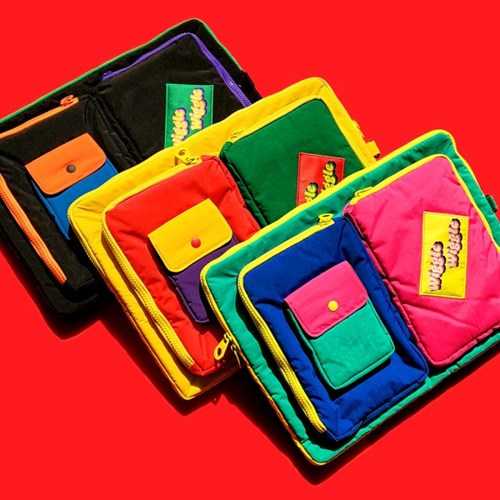 ( พร้อมส่ง ) Wiggle Wiggle Pocket Laptop Pouch กระเป๋าใส่โน็ตบุค / ไอแพด