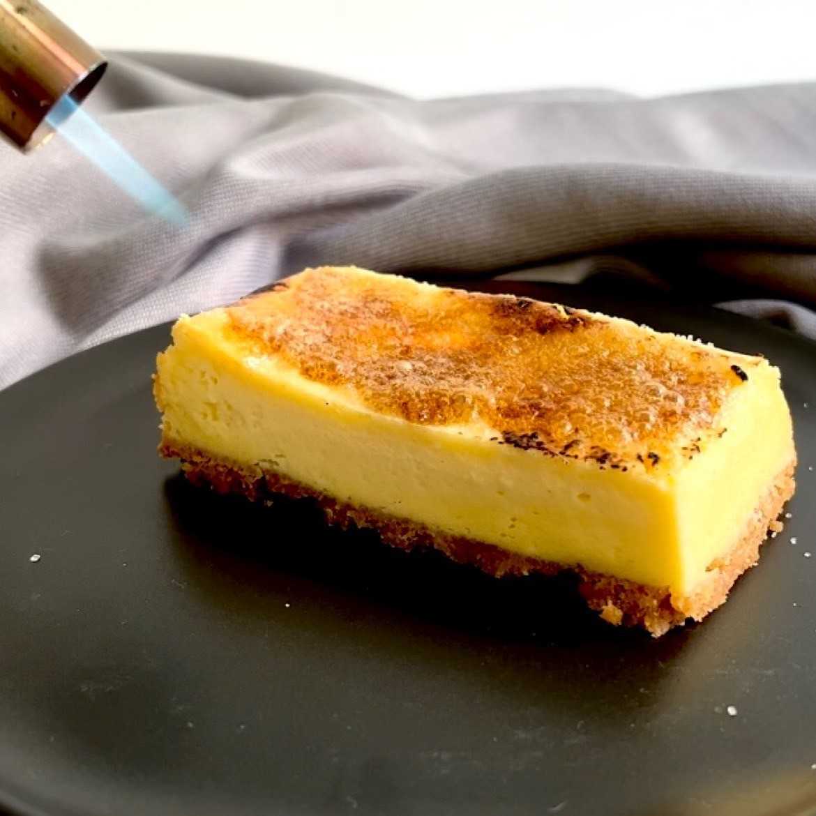 Crème Brûlée Vanilla Cheesecake