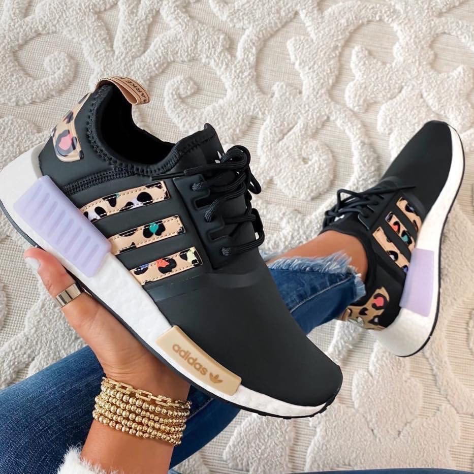 รองเท้า Adidas NMD R1  