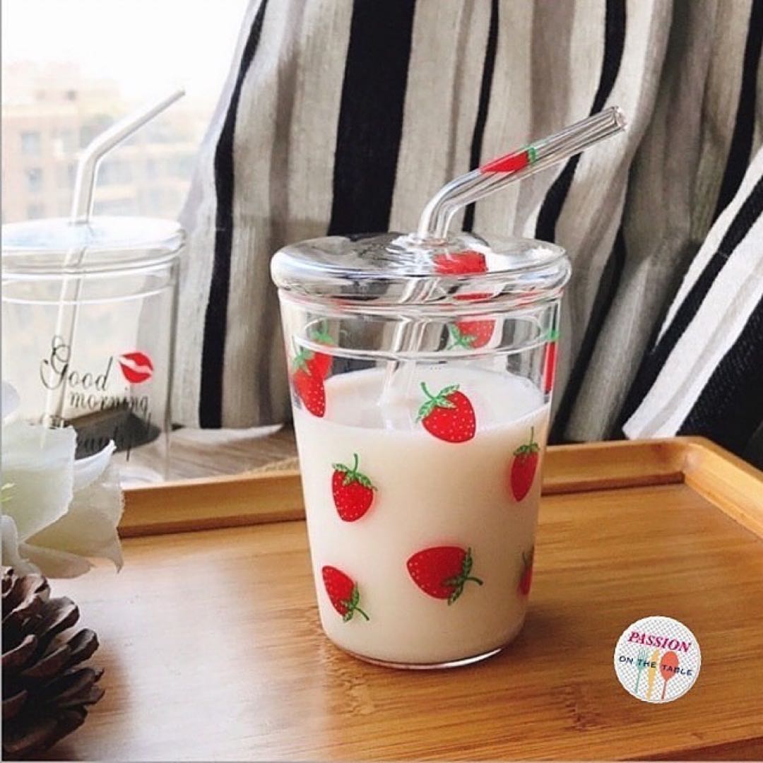 🍓 𝚂𝚝𝚛𝚊𝚠𝚋𝚎𝚛𝚛𝚢 𝙶𝚕𝚊𝚜𝚜🍓 แก้วสตรอเบอรี่ พร้อมฝาและหลอด แก้วมีฝา