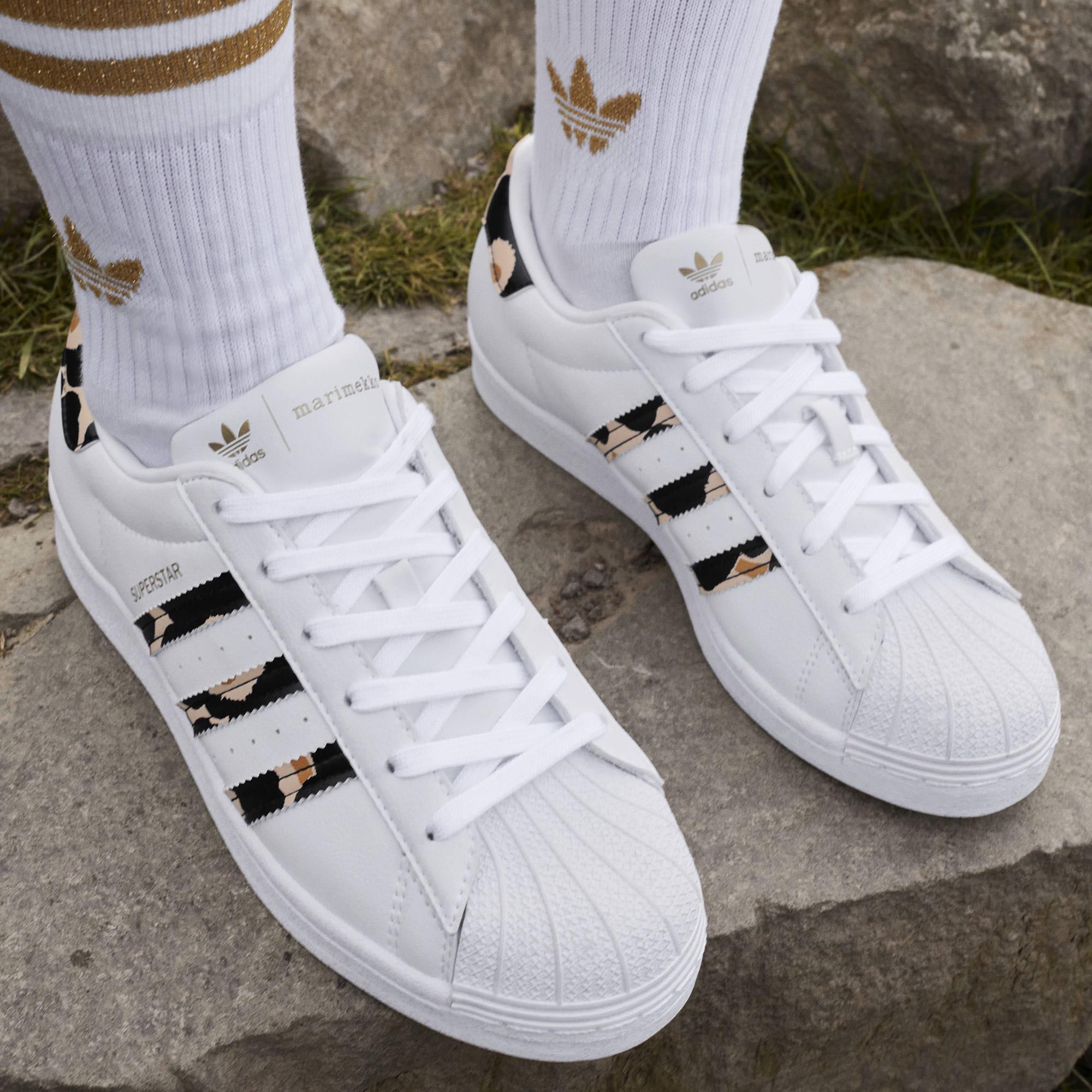 รองเท้า   Adidas Superstar x Marimekko 