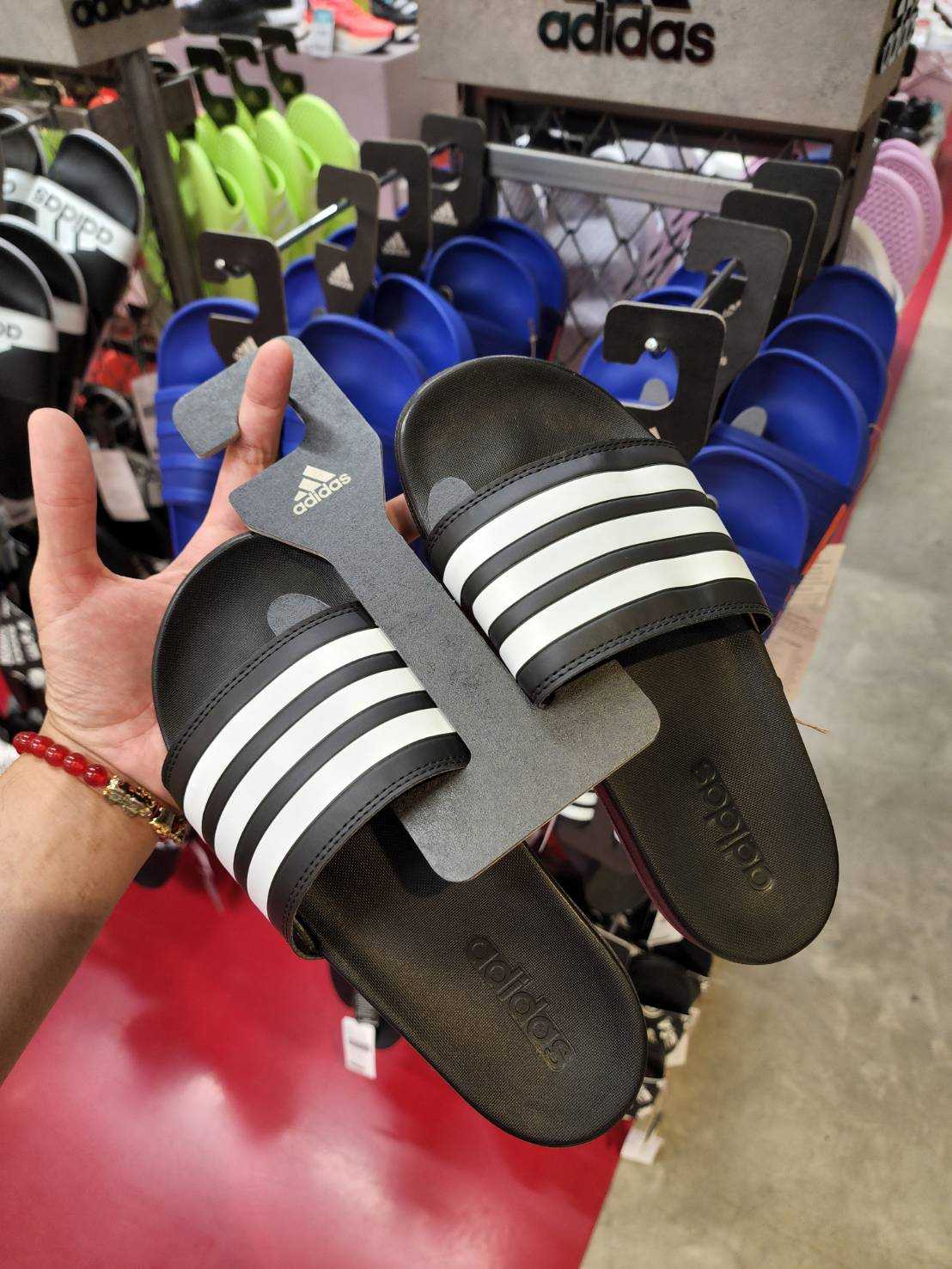 รองเท้าแตะพื้นนิ่ม Adilette Comfort  