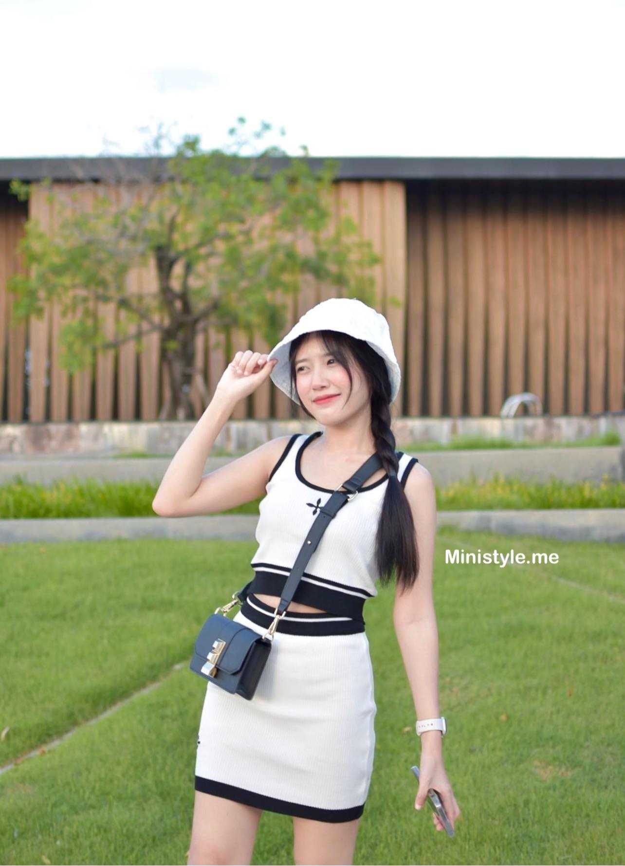 เซตกระโปรง  - สีขาว