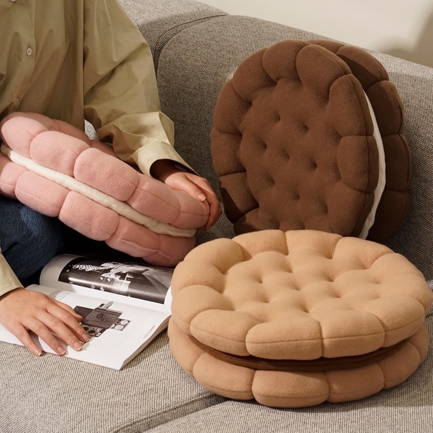 Sandwich biscuit cushion (Pre-order)
