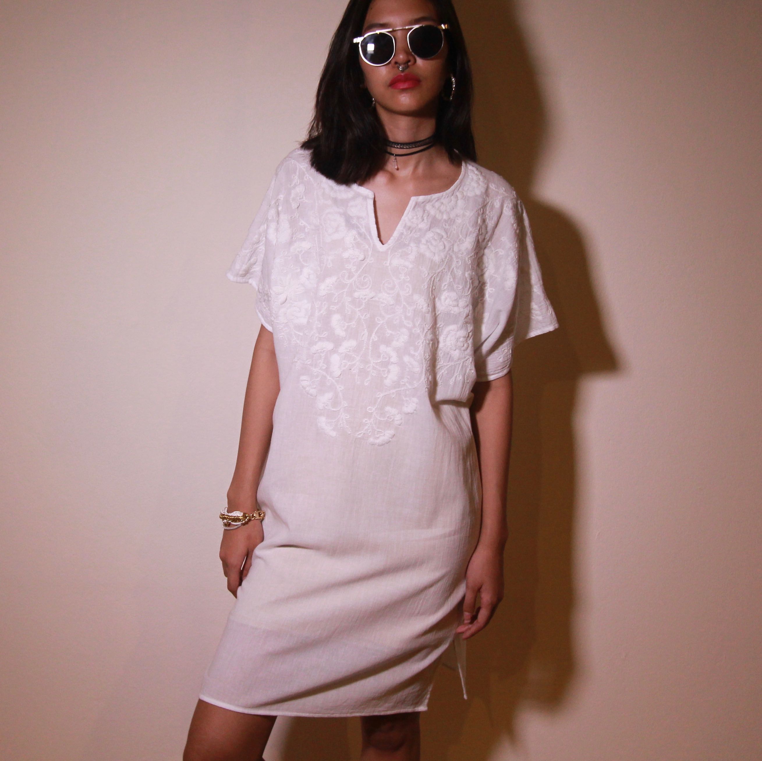 Em.Mini dress on tone white