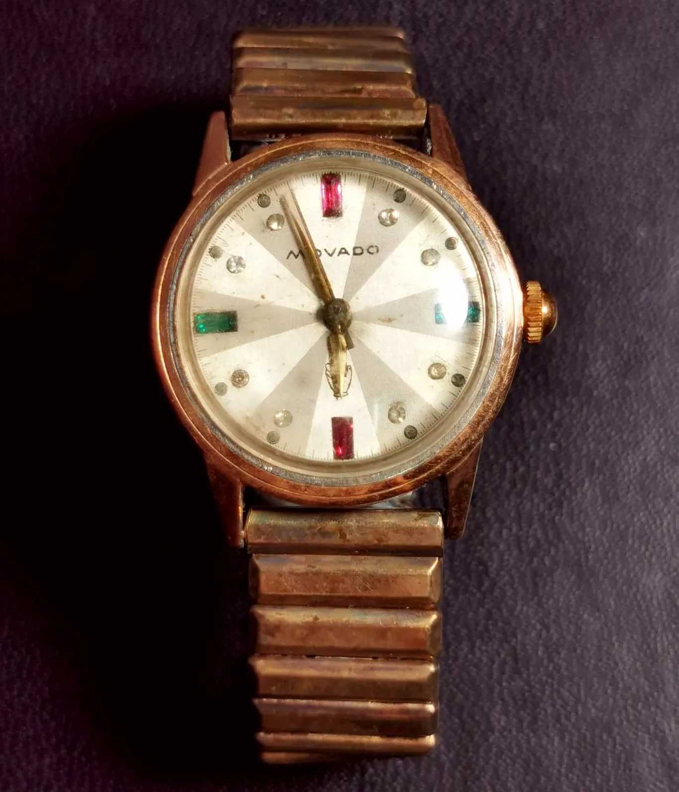 ✨นาฬิกา ยี่ห้อ Movado เรือนสีนาค เก่าเก็บ รุ่นเก่า  หายาก สภาพใหม่ พร้อมใช้งาน 