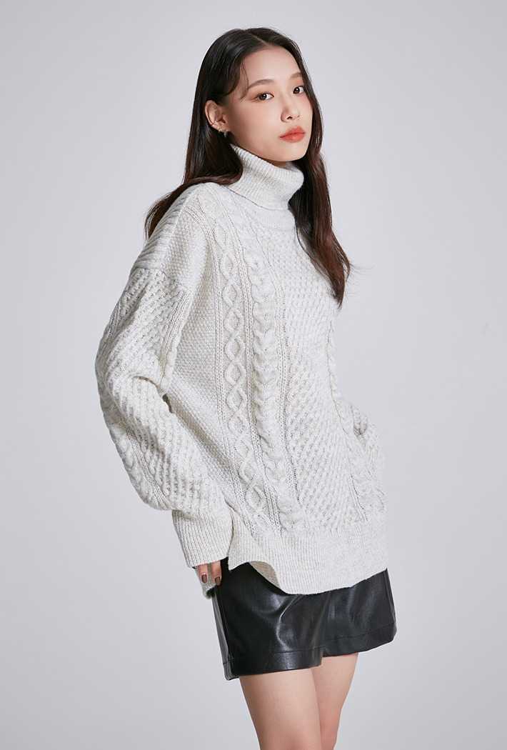 (พร้อมส่ง) Spao cable neck polar sweater