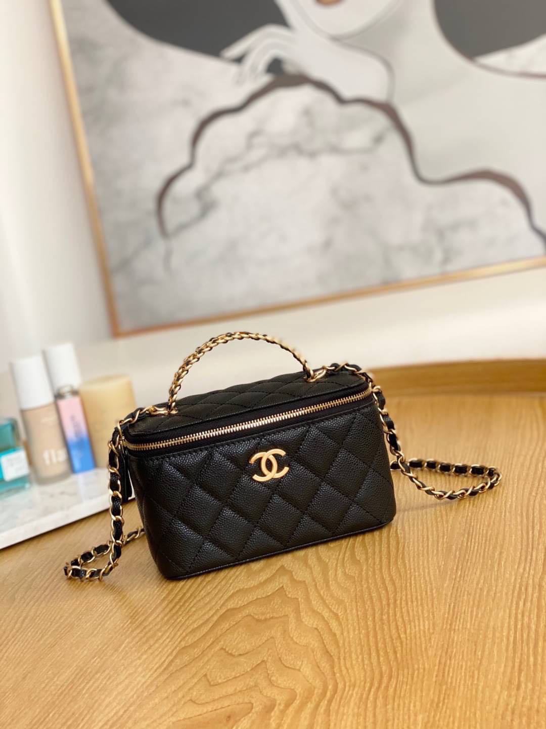 Chanel vanity 