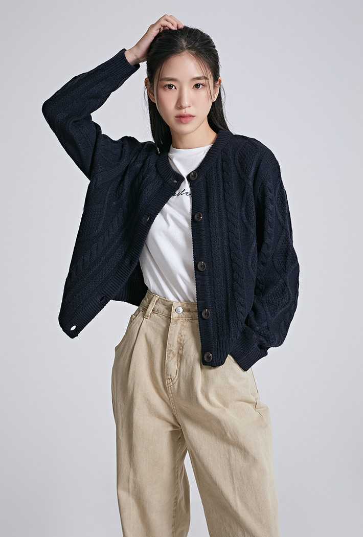 (พร้อมส่ง) Spao round neck cable cardigan size S