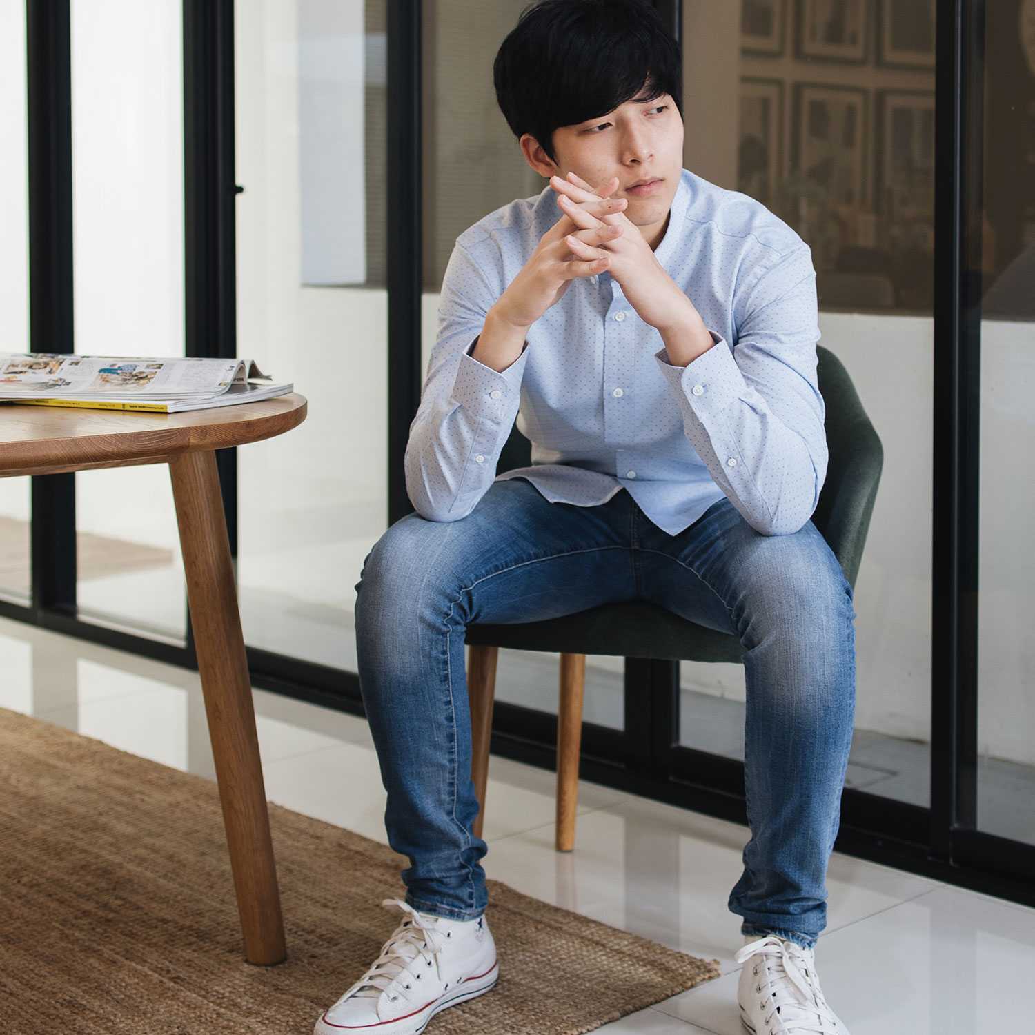 Premium เสื้อเชิ้ตชาย ปกกระดุม ทรงสลิม สีฟ้าลายจุด (เหลือไซส์ S)