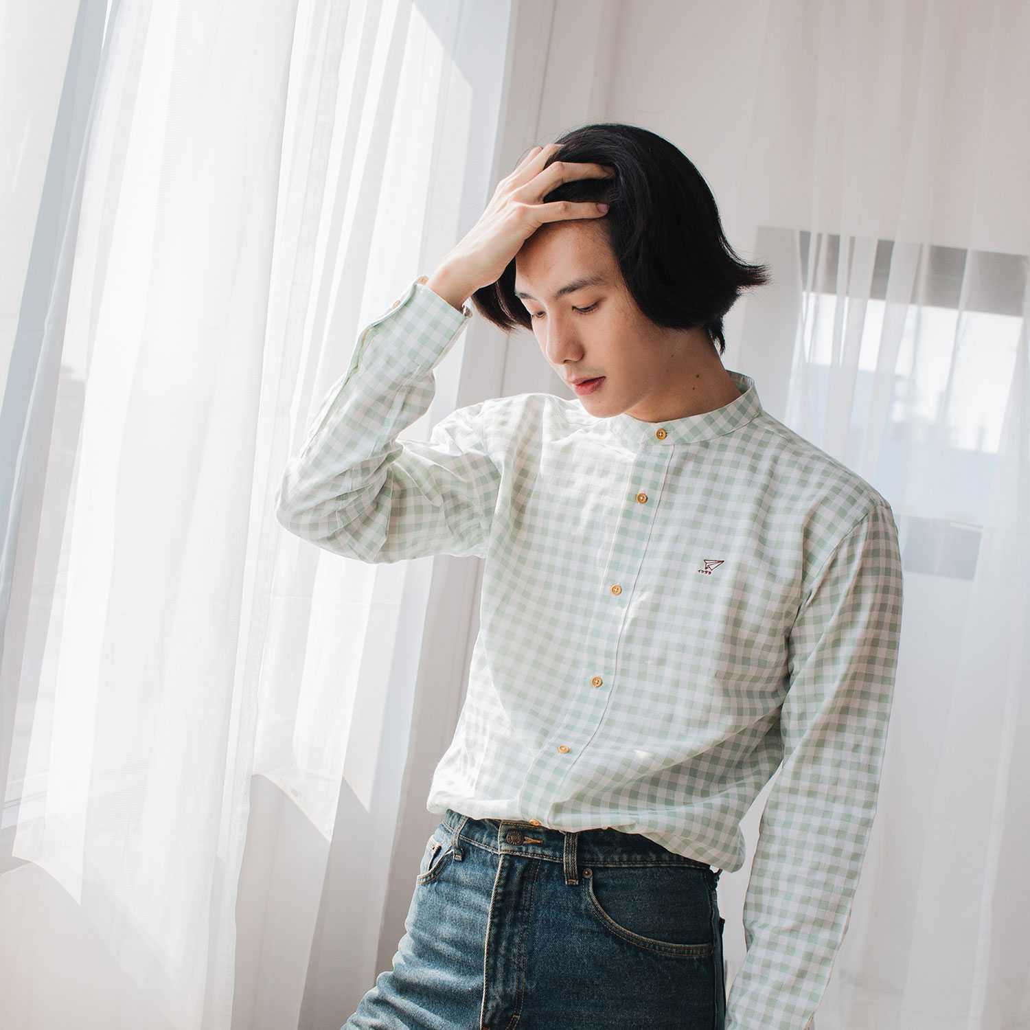 Original เสื้อเชิ้ตชาย คอจีน ทรงตรง ลายตารางเขียว origami plane (เหลือไซส์ S)