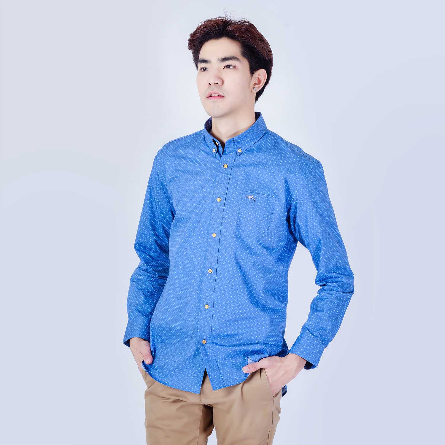 Original เสื้อเชิ้ตชาย ปกกระดุม ทรงสลิม สีน้ำเงินลายจุด origami dolphin (เหลือไซส์ S)